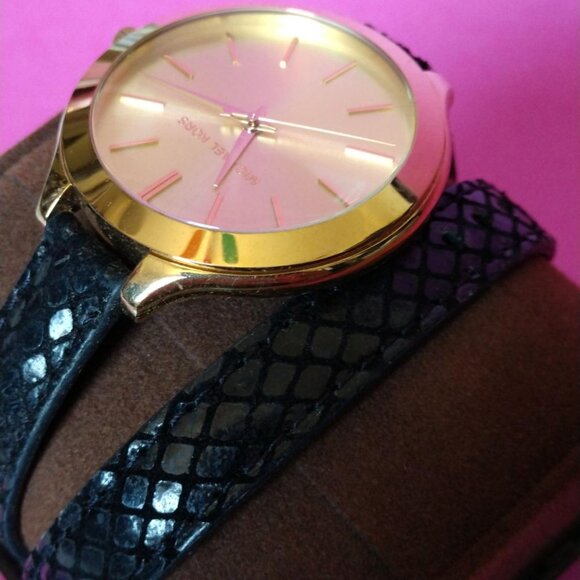 Leather Gold Black Michael Kors Womens Bracelet Cuff Wrap Around Wrist Watch - Picture 4 of 9